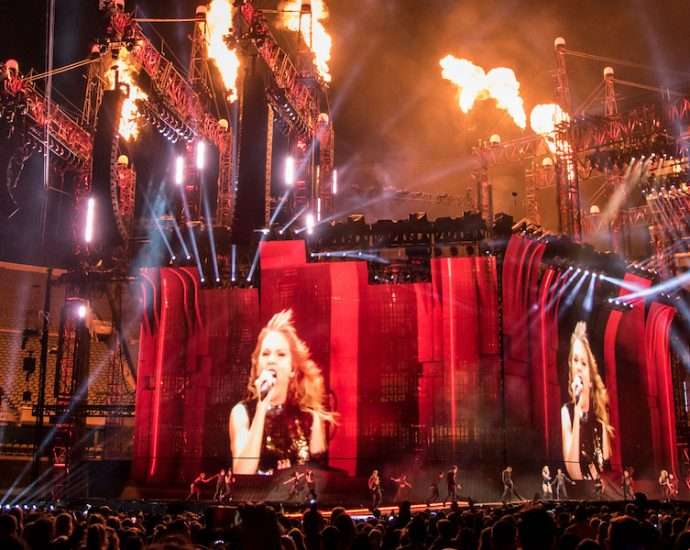 Taylor Swift Reputation Stadium Tour Review