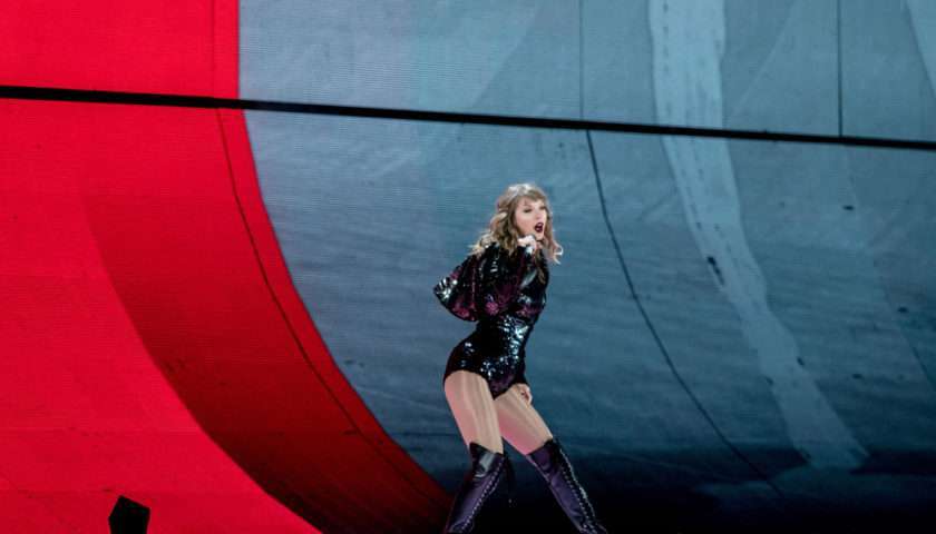 Taylor Swift - Soldier Field - Chicago, IL - 6/1/18 - Photo © 2018 by: Roman Sobus