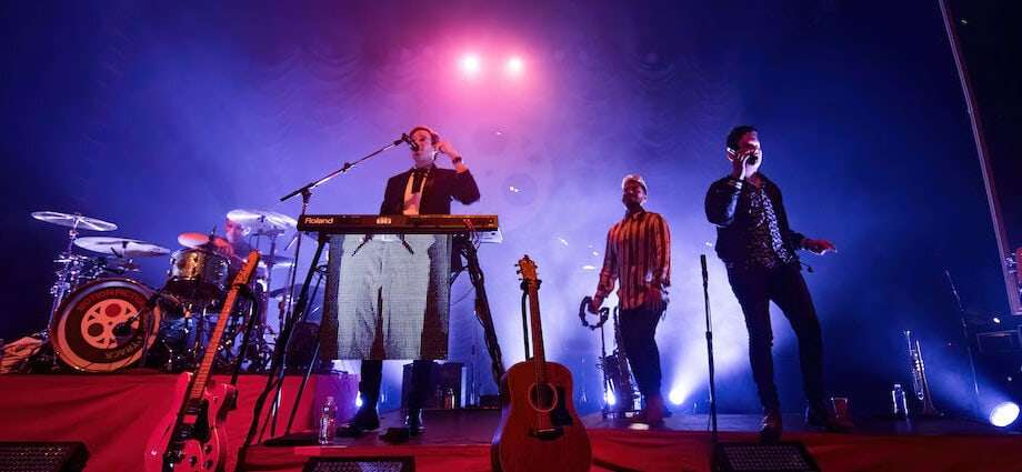 Saint Motel Live at the Vic Theatre [REVIEW] 1