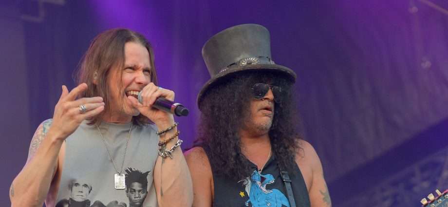 SLASH Featuring Myles Kennedy