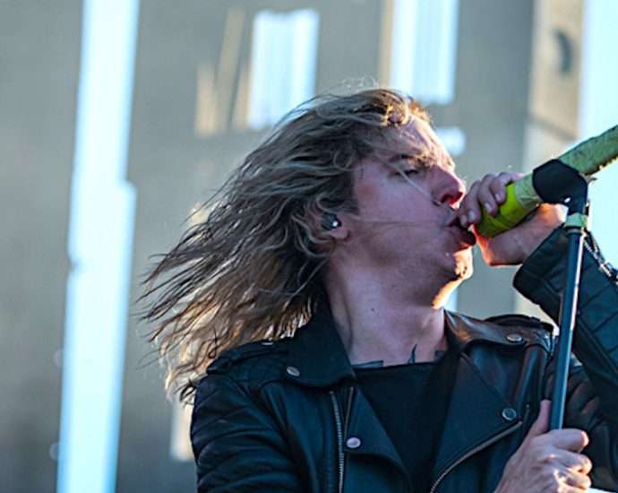 Underoath Live at Riot Fest [GALLERY] 4