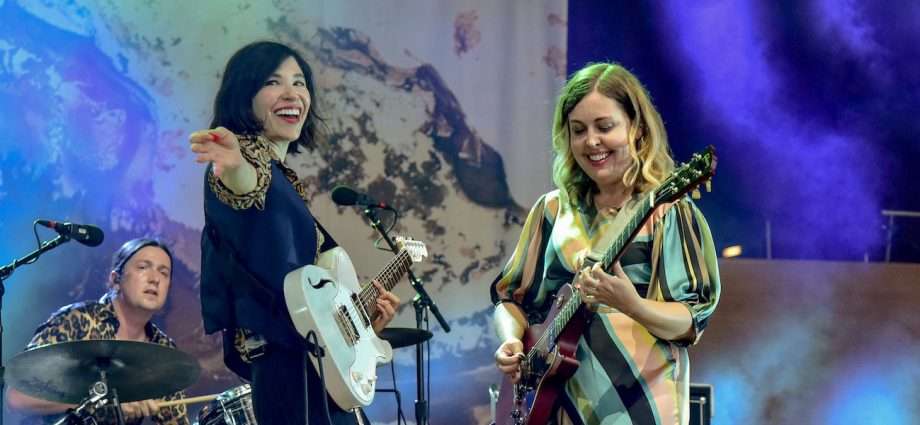 Sleater-Kinney Live at Jay Pritzker Pavilion [GALLERY] 1