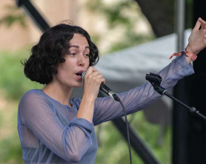 Kelly Lee Owens Live at Pitchfork