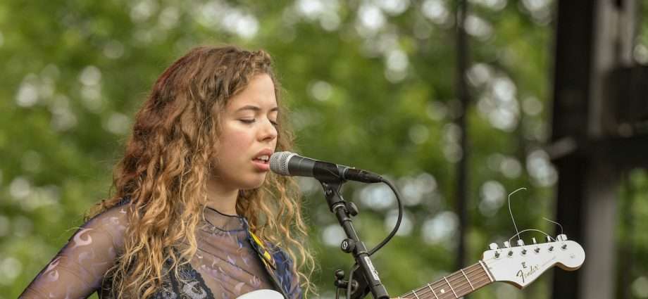 Nilufer Yanya Live at Pitchfork [GALLERY] 1