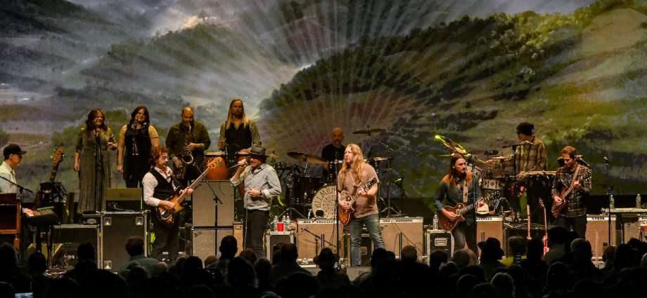 The Allman Family Revival Live at the Chicago Theatre