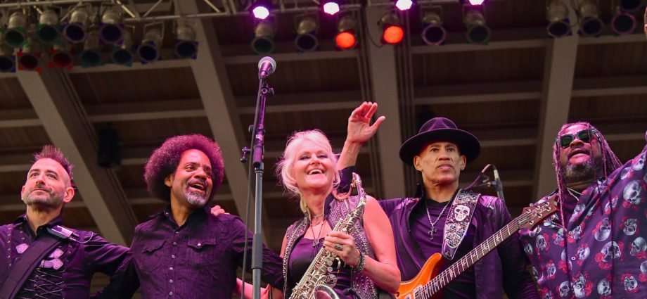 Mindi Abair Live At Blues On The Fox [GALLERY] 1