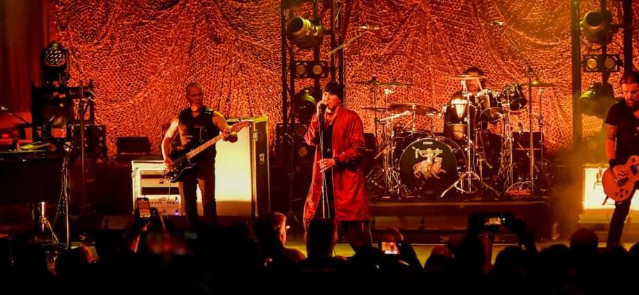 The Cult Live at the Riviera Theatre [GALLERY] 1