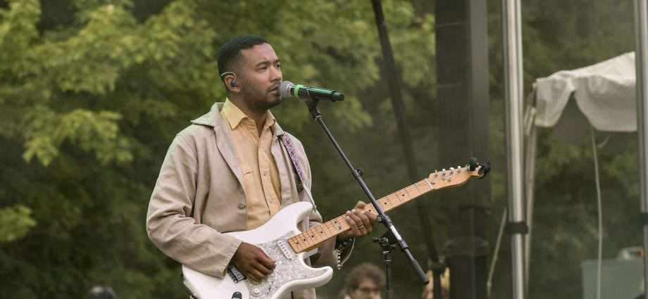 Toro y Moi Live At Pitchfork [GALLERY] 1