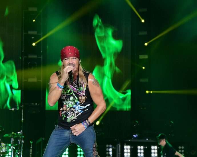 Poison Live at Lucas Oil Stadium [GALLERY] 2