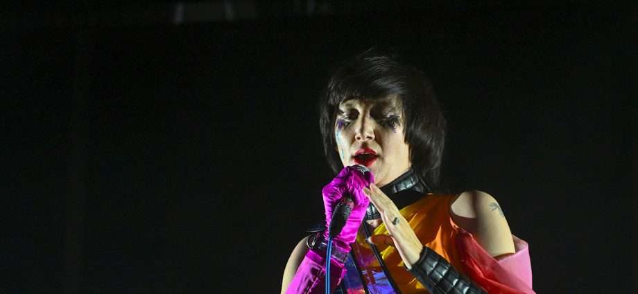 Yeah Yeah Yeahs Live at Riot Fest [GALLERY] 1