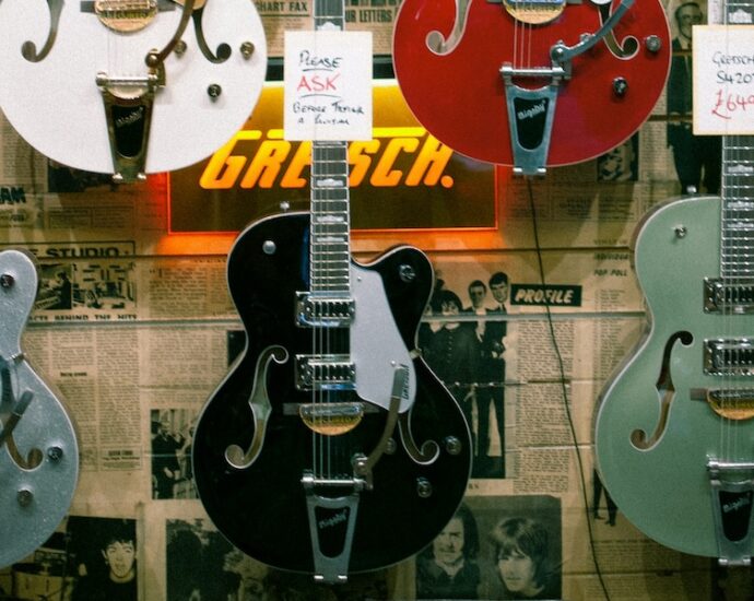 Score Your Perfect Guitar: 10 Essential Tips for Buying Online or In-Store