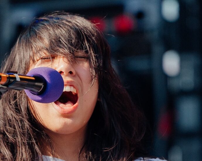 The Linda Lindas Live At Wrigley Field [GALLERY]