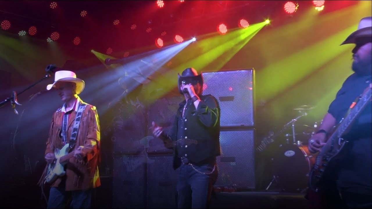 Bobby Joe Bell Rocks Good Time Charli’s in Chandler, Blending Country Flair with a Powerful Cause