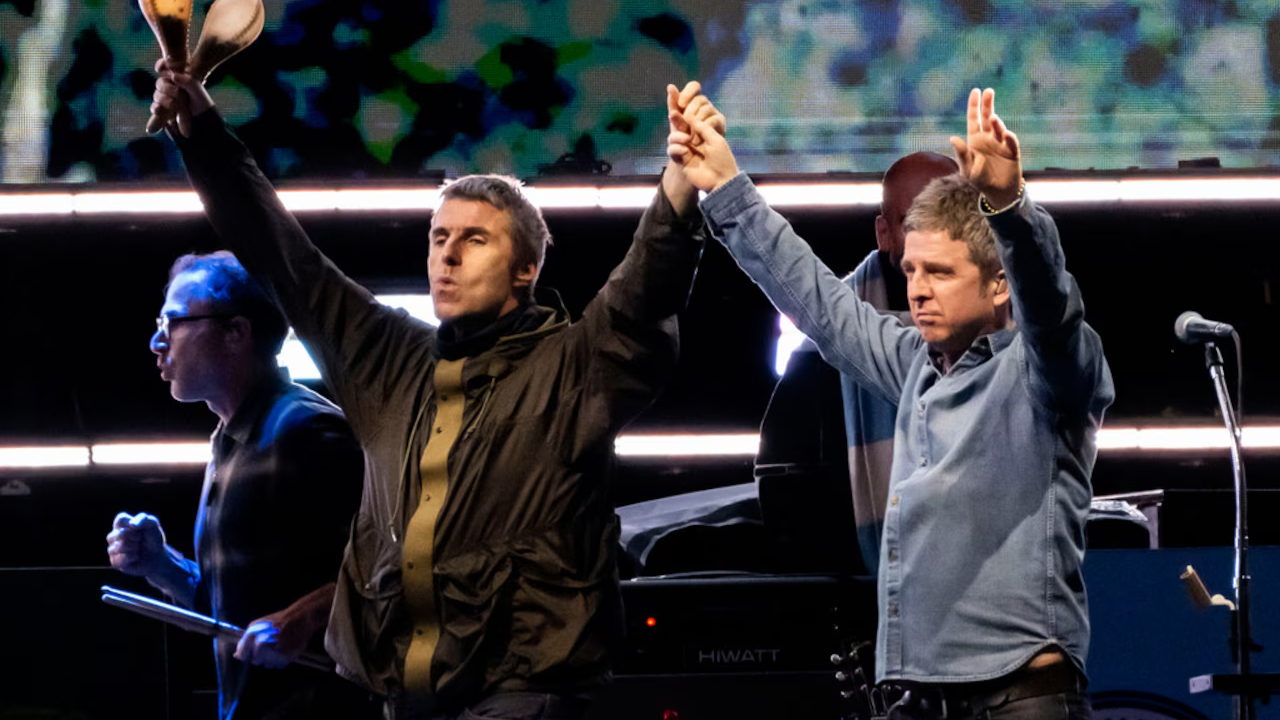 Oasis to Play Soldier Field in First U.S. Concert in 16 Years