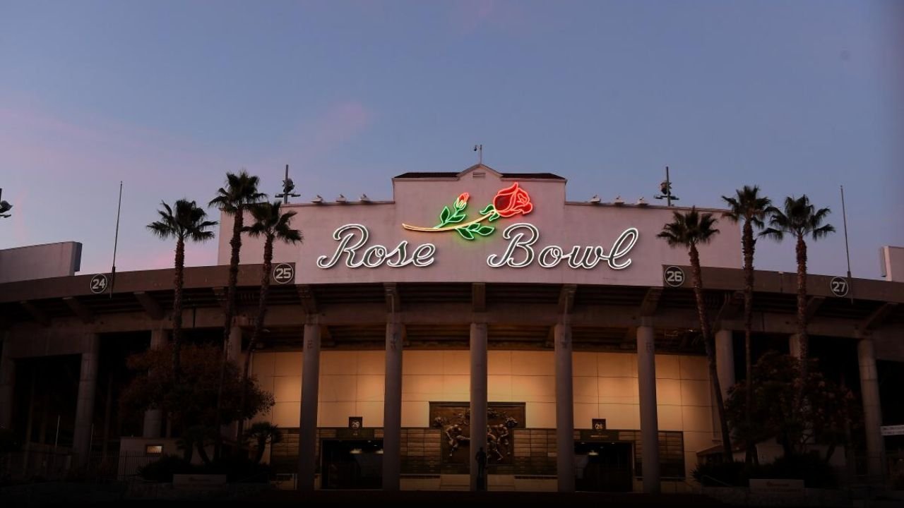 Video of Man Beating Woman at Rüfüs Du Sol Rose Bowl Show Sparks Outrage
