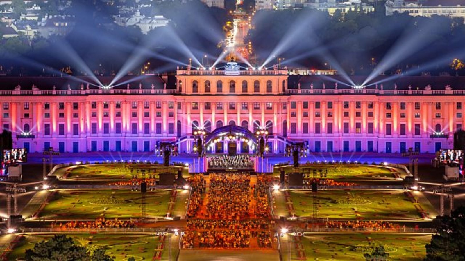 Vienna Philharmonic Summer Night Concert 2025 Shines at Schönbrunn Palace