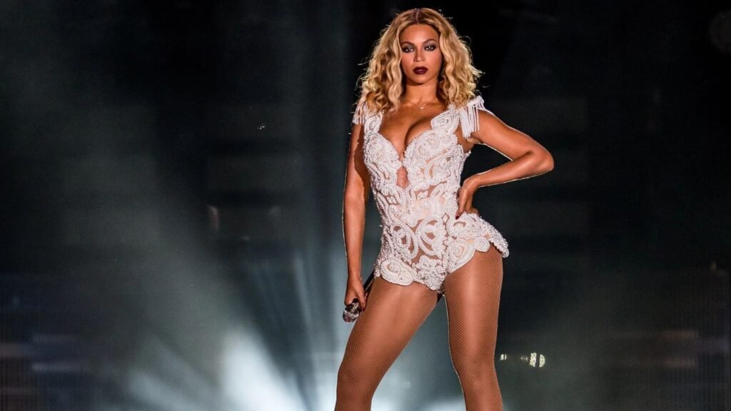 Beyoncé Delivers Powerful Second Night in Chicago After Rain-Delayed Opener