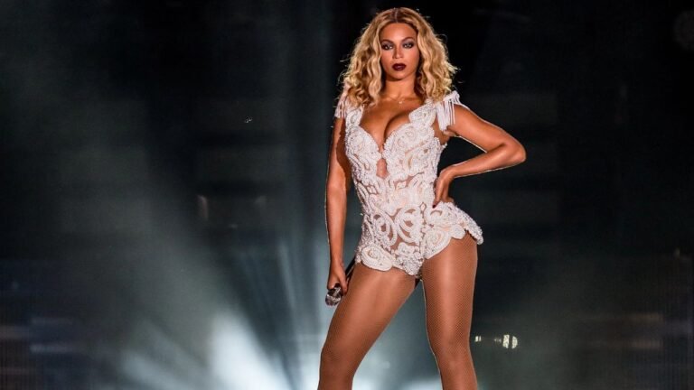 Beyoncé Delivers Powerful Second Night in Chicago After Rain-Delayed Opener