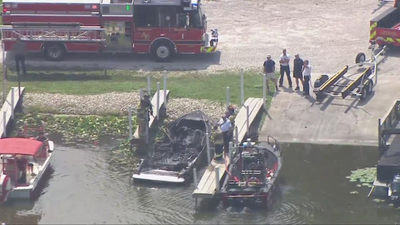 Emergency Crews Extinguish Boat Fire on Fox Lake in Antioch
