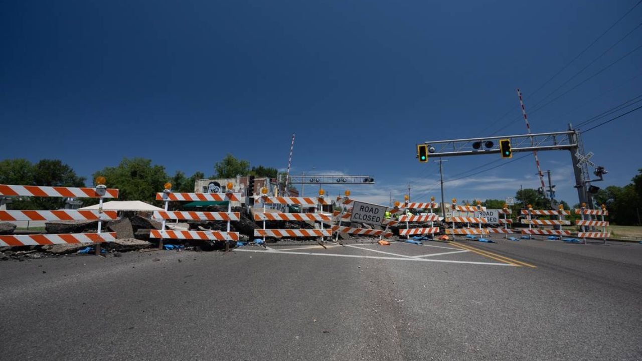 Illinois Route 161 Extension to Close for Railroad Repairs on Monday and Tuesday