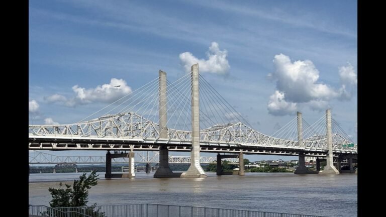 Kentucky and Indiana Seek New Company to Handle RiverLink Customer Service