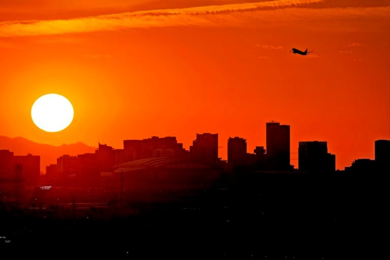 Indianapolis Fall Forecast: Sunny Skies, Mid-80s Heat, and Travel Safety Ahead of Busy Weekend