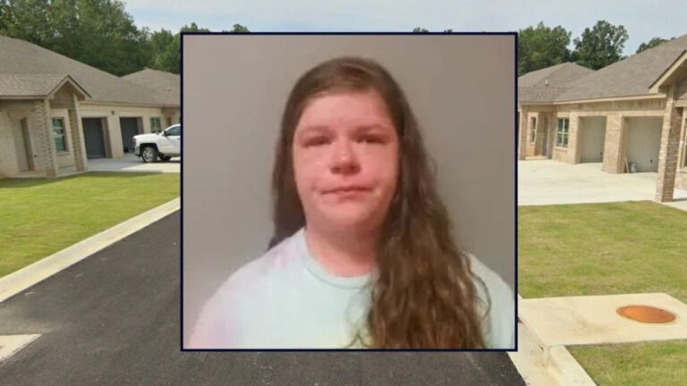 Arkansas Mom Charged After Leaving 1-Year-Old to Drown in Bathtub While Texting Her Mother, Police Say