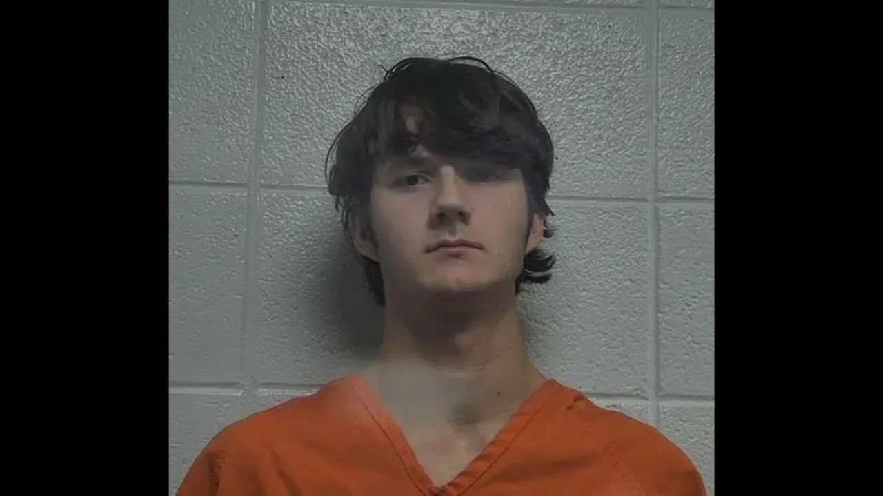 Kentucky Man Armed With Handgun Breaks Into Building and Attacks Juveniles, Deputies Say