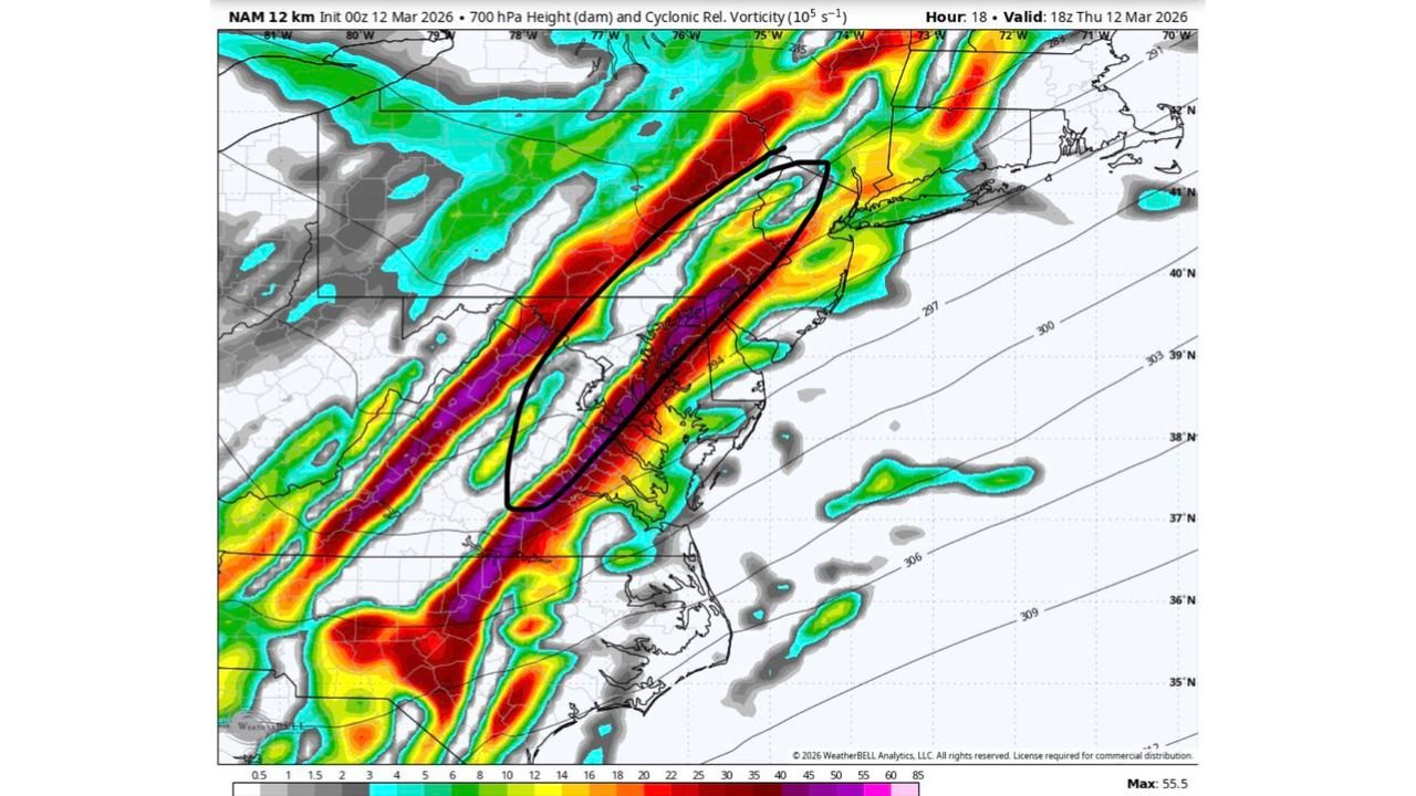 Pennsylvania, New Jersey, New York, and Maryland Could See Brief Heavy Snow Burst Along I-95 as Strong 700mb Frontogenesis Forces Rain-to-Snow Flip