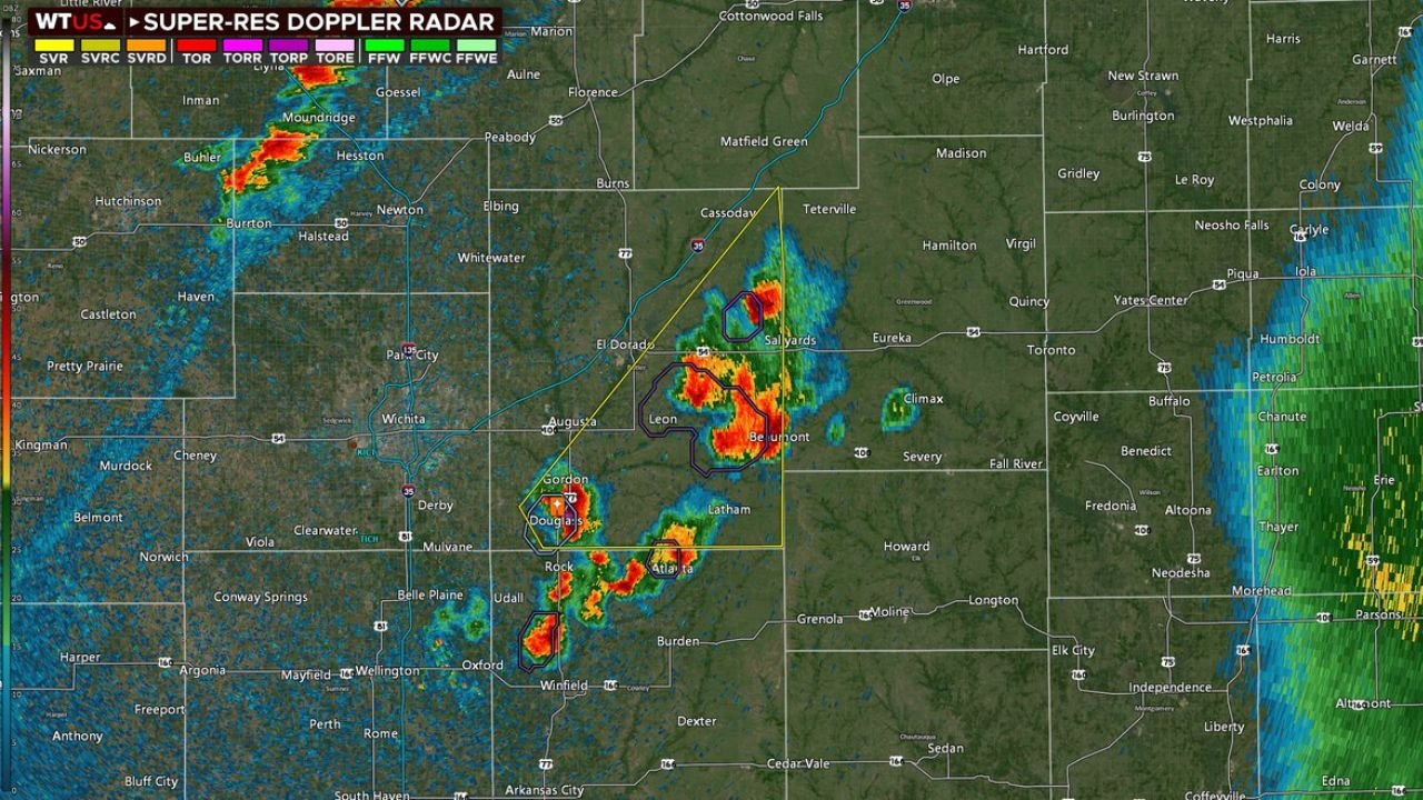 Southern Kansas Thunderstorms Show Splitting Supercell Behavior Near Leon, Beaumont, and Douglas as Radar Detects Developing Hail