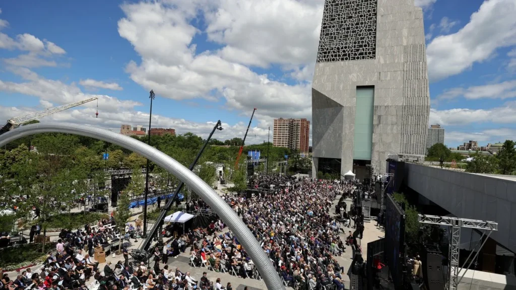 Obama Presidential Center Opens With Bruce Springsteen, Stevie Wonder and Other Stars in Chicago Grand Opening Ceremony