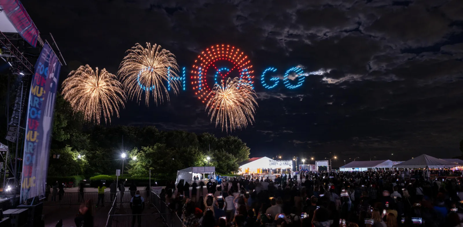 Crowds at a Chicago summer festival with food vendors and live music