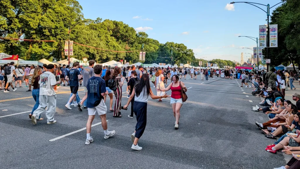 Taste of Chicago, John Mulaney at Wrigley Field and Windy City Smokeout Headline a Packed Chicago Weekend of Food and Music