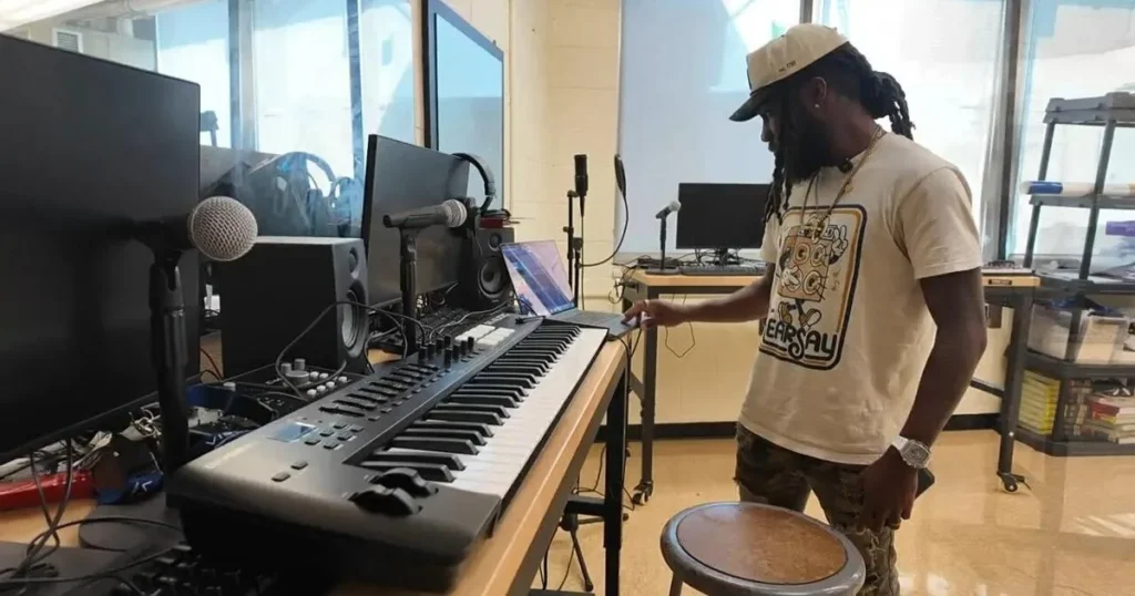Brainerd High Opens a New Music Production Studio in Chattanooga With Artist Swayyvo Guiding Students Through Recording, Editing and Career Lessons