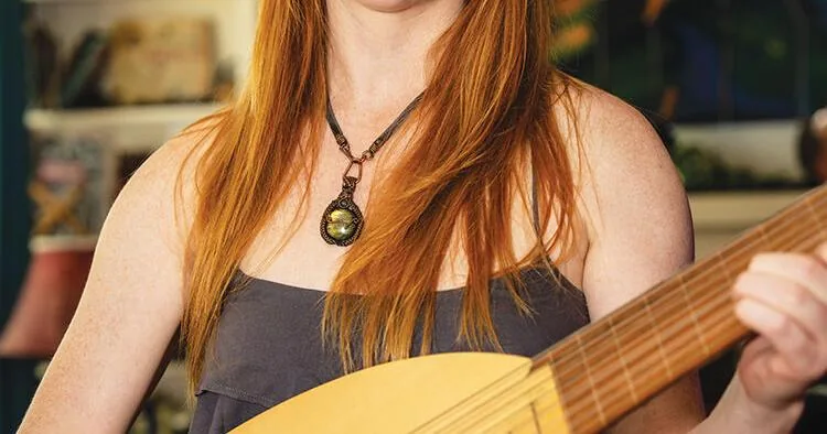 Olivia Harding speaking about folk music and community singing in Tulsa
