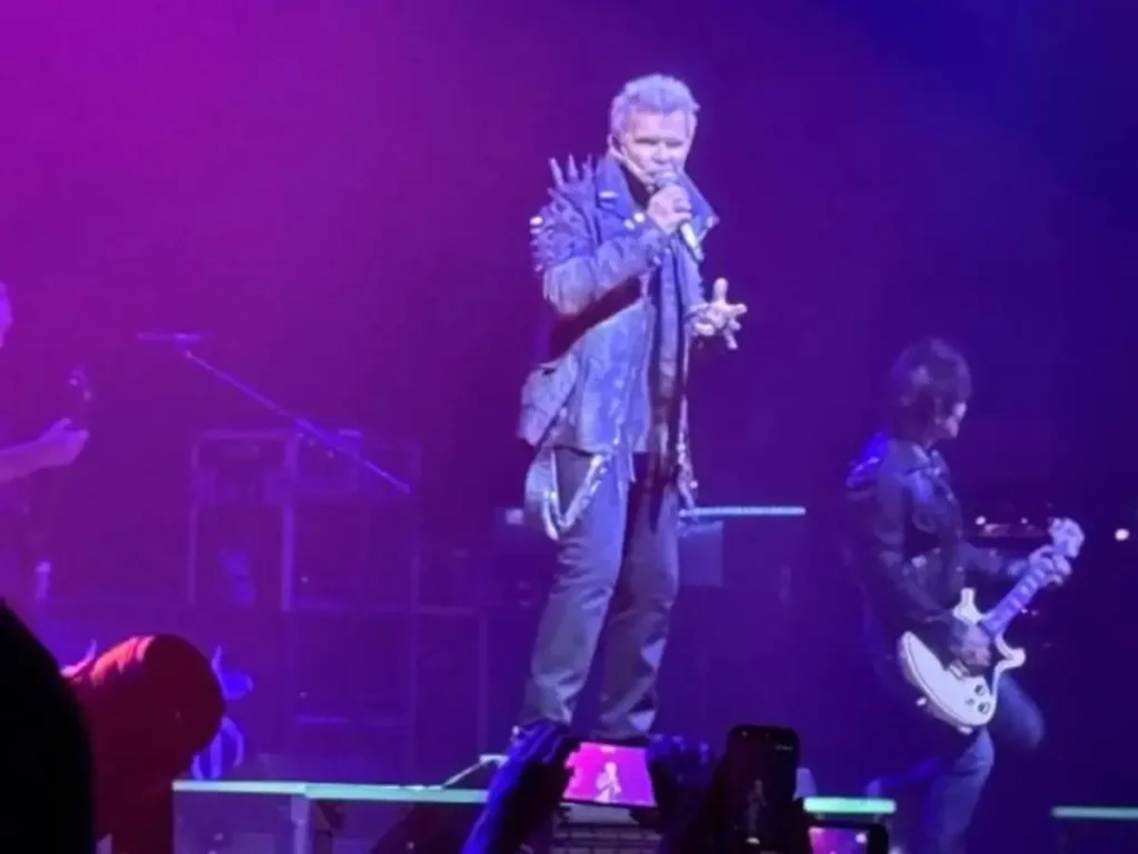 Billy Idol Turns Star Lake Into an 1980s Time Machine With Devo Opening and a 90 Minute Set Packed With Hits, Stories and Rock Hall Buzz