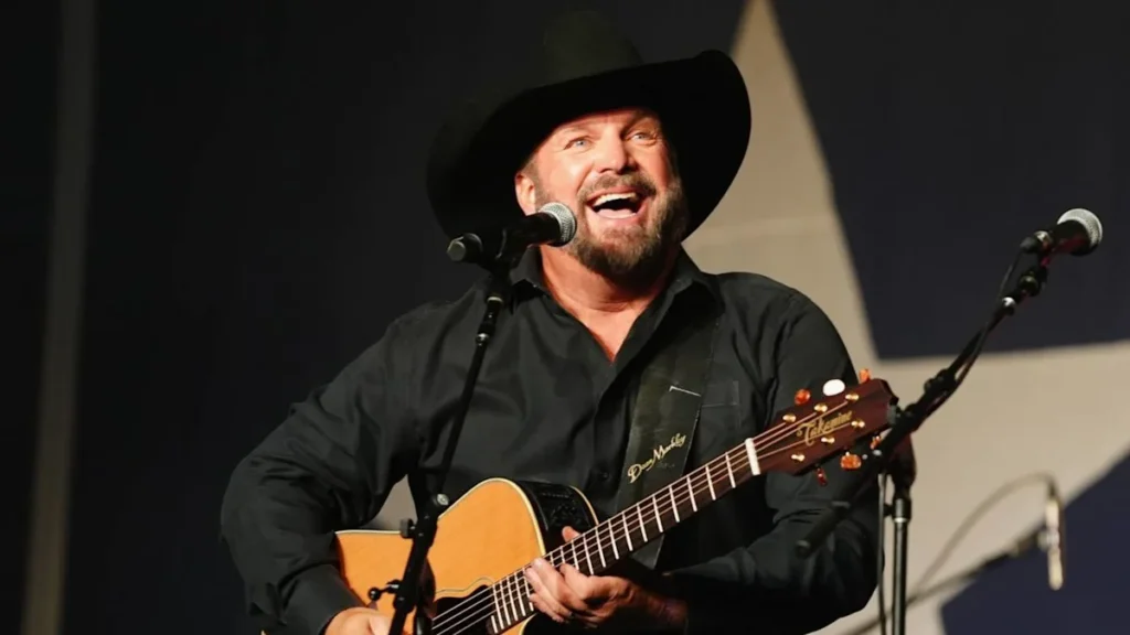 Garth Brooks Brings Blame It All on My Roots to Chicago for Two Allstate Arena Shows as He Reaches 25 Career Performances There