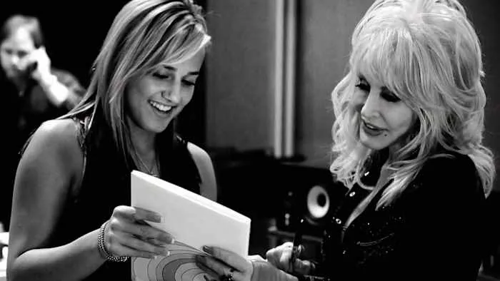 Mary Sarah recalls meeting Dolly Parton while Houston children benefit from the singer's book program