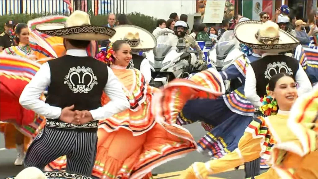 East La’s Mexican Independence Day Parade Marks 80 Years With El Dasa, Hilda Solis and a Morning Full of Family Pride