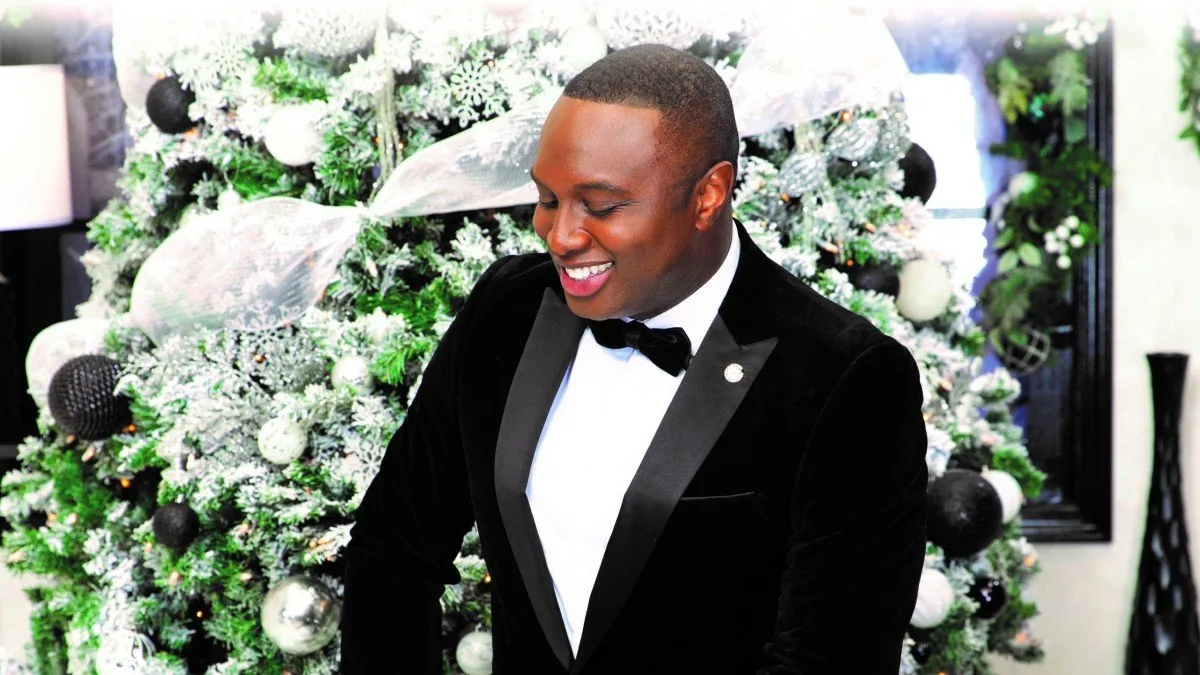 Evrod Cassimy announces a free Christmas charity concert at Thalia Hall in Chicago