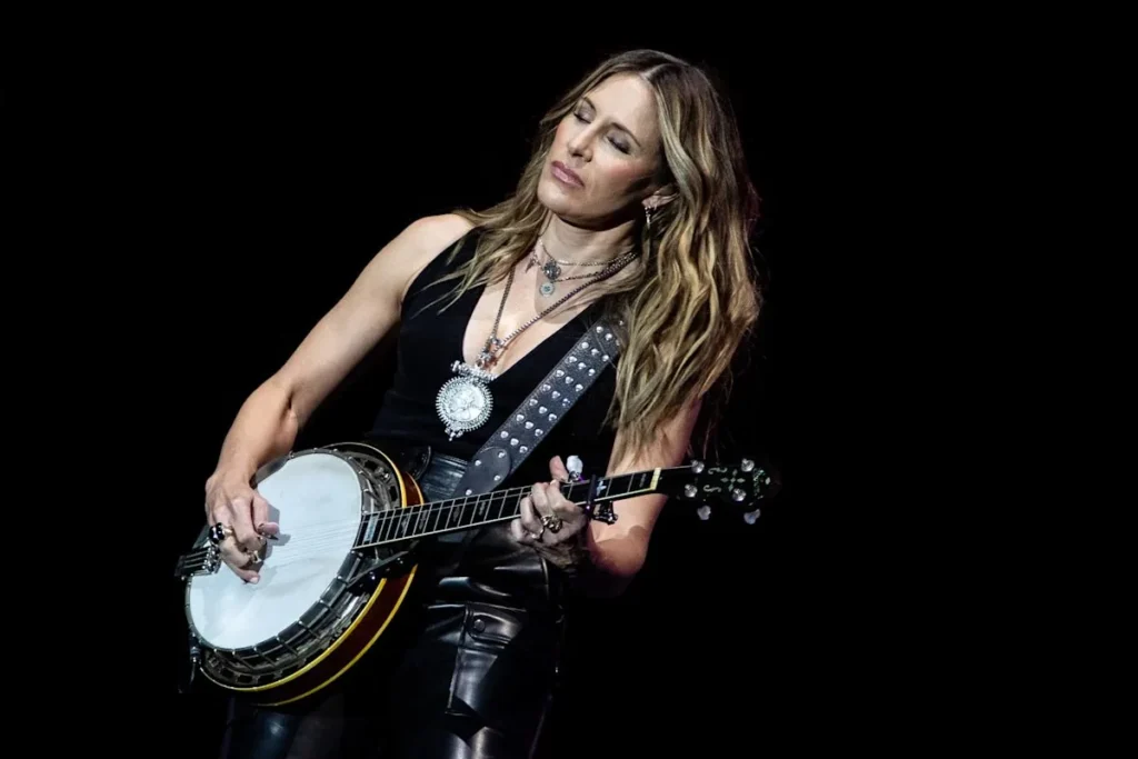 The Chicks Revisit Taking the Long Way in Chicago, Explain Why They Refused an Apology Song, and Thrill Fans With a First Ever Full Album Performance